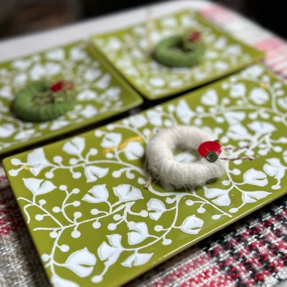 Crate & Barrel 3 Piece Akemi Floral Serving Set - Picture 7 of 16